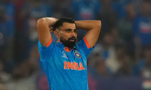 உலகக் கோப்பை.. Finals பார்த்த சமி அம்மாவுக்கு உடல்நலம் பாதிப்பு.. மருத்துவமனையில் அனுமதி?