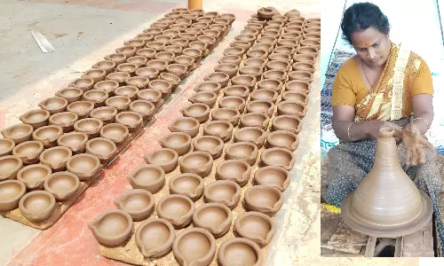 திருக்கார்த்திகை:  ஒட்டன்சத்திரம் பகுதியில் அகல்விளக்குகள் தயாரிக்கும் பணி தீவிரம்