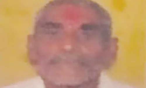 ஓடும் ரெயிலில் இருந்து குதித்த சுற்றுலா பயணி பலி