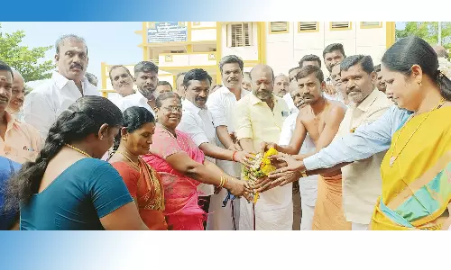 புதிய தார்சாலை, கூடுதல் வகுப்பறை கட்டிடங்கள் கட்ட பூமி பூஜை