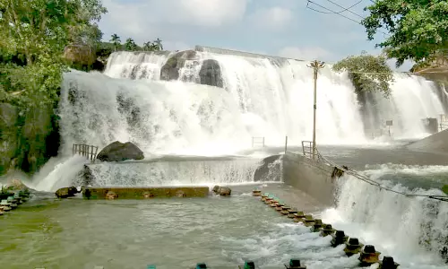 பேச்சிப்பாறை அணையில் இருந்து வெளியேற்றப்பட்ட உபரிநீர் அளவு அதிகரிப்பு