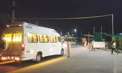 கன்னியாகுமரியில் அய்யப்ப பக்தர்களை அலைக்கழிக்கும் போலீசார்