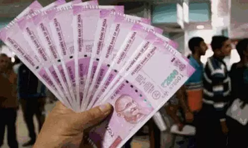 4 பெண்கள் உள்பட 10 பேரிடம் ரூ.5 லட்சம் மோசடி