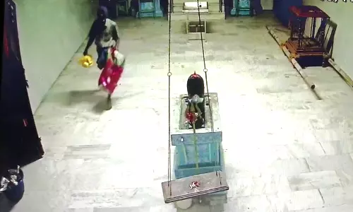 சூலூர் அருகே அம்மன் கோவிலில் கொள்ளை