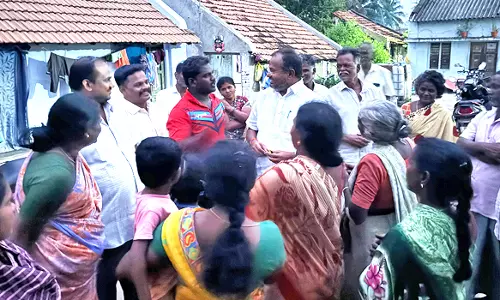 பொதுமக்களை சந்தித்து குறைகேட்ட அருள் எம்.எல்.ஏ.