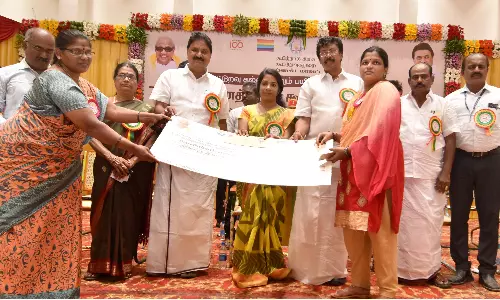 கூட்டுறவு வார விழாவில் 1,737 பேருக்கு ரூ.14.97 கோடி மதிப்பில் கடனுதவிகள்