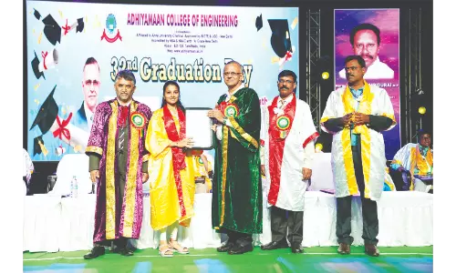 ஓசூர்  அதியமான் பொறியியல் கல்லூரியில்  பட்டமளிப்பு விழா