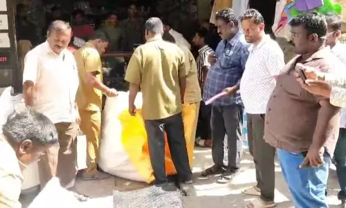 கடைகளில் தடை செய்யப்பட்ட  பிளாஸ்டிக் பொருட்கள் பறிமுதல்