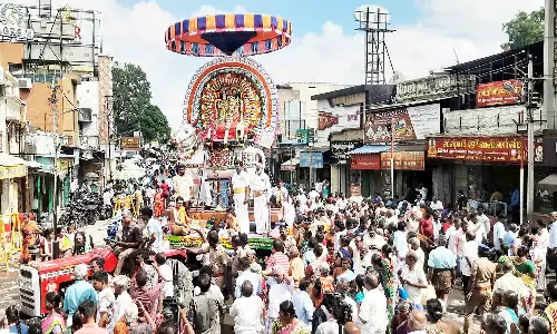 பெரிய ரிஷப வாகனத்தில் அருணாசலேஸ்வரர் வீதி உலா
