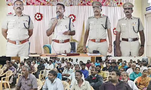 150 வியாபாரிகளை அழைத்து போலீசார் எச்சரிக்கை- குண்டர் சட்டம் பாயும்