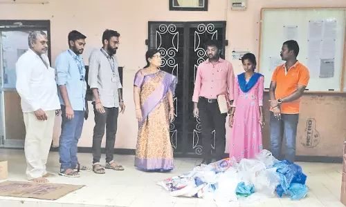 50 கிலோ பிளாஸ்டிக் பொருட்கள் பறிமுதல்