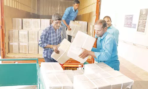 அடுத்த ஆண்டு தேர்தல்; தஞ்சைக்கு வந்த நவீன கருவிகள்