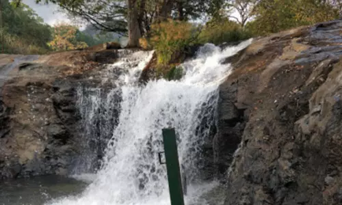 தேனி மாவட்டத்தில் மீண்டும் கனமழை :கும்பக்கரை அருவியில் 20-ம் நாளாக தடை