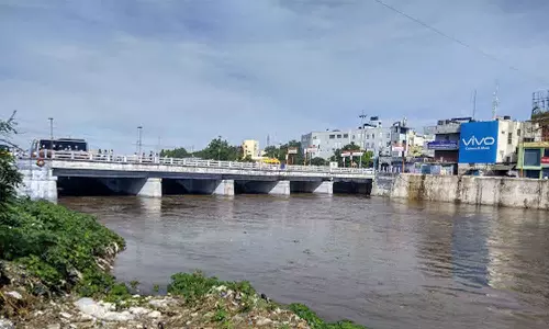திருப்பூர் நொய்யல் ஆற்றில் பாலம்  கட்டுமானப்பணி மீண்டும் தொடக்கம்