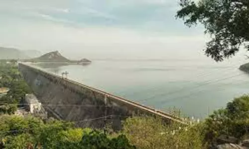 மேட்டூர் அணைக்கு நீர்வரத்து  3 ஆயிரத்து 864 கன அடியாக சரிவு