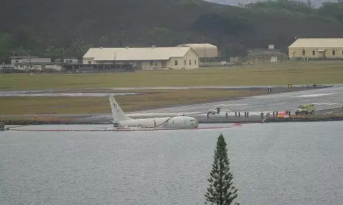 கடலில் இறங்கிய விமானத்தால் அமெரிக்காவில் பரபரப்பு