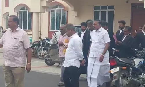 தருமபுரி நீதிமன்றத்தில் சொத்து குவிப்பு வழக்கில் அ.தி.மு.க., முன்னாள் அமைச்சர் கே.பி. அன்பழகன் ஆஜர்