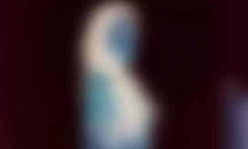 இயக்குனரால் ஒரே வாரத்தில் சினிமாவை விட்டு விலகிய நடிகை