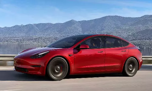 அங்க இருக்க மாதிரி கிடையாது.. இந்தியா வரும் குறைந்த விலை டெஸ்லா கார்..