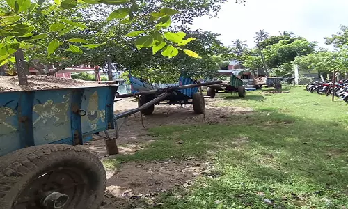 திட்டக்குடி அருகே அனுமதியின்றி மணல் அள்ளிய 4 பேர் கைது