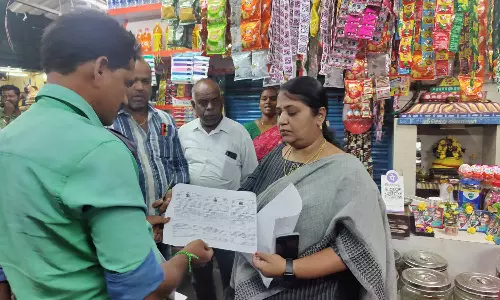 பல்லி வடை - டீக்கடைக்கு ரூ.5,000 அபராதம்