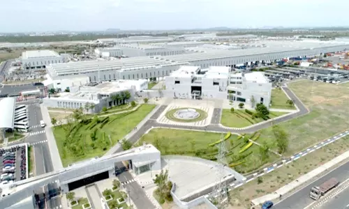 செய்யாறு சிப்காட் விரிவாக்க திட்டத்திற்கு அரசு எடுக்கும் நடவடிக்கைக்கு கட்டுப்படுகிறோம்