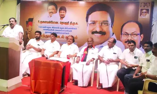 சிதிலமடைந்த அடுக்குமாடி குடியிருப்புகளை இடித்துவிட்டு புதிதாக கட்டிதர வேண்டும்