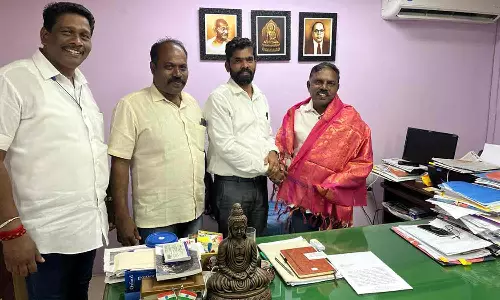 உழவர்கரை தொகுதிக்கு உட்பட்ட பகுதிகளில் பஸ் நிறுத்தங்களில் நிழற்குடை அமைக்க வேண்டும்