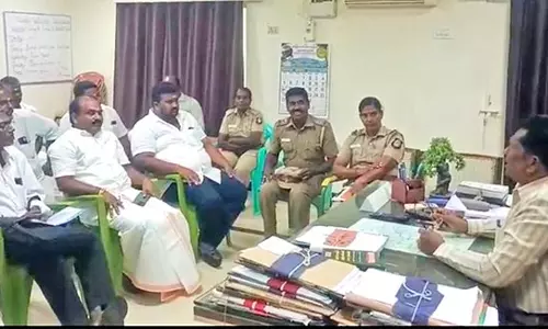 தென்திருப்பேரையில் 45 நாட்களில் டாஸ்மாக் கடை இடமாற்றம் செய்யப்படும் - சமாதான கூட்டத்தில் முடிவு