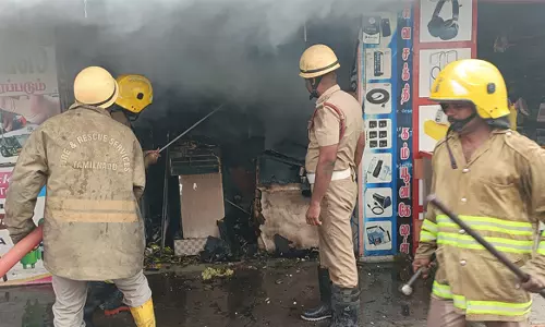 செல்போன் கடையில் தீ விபத்து ரூ.5 லட்சம் மதிப்பிலான பொருட்கள் சேதம்