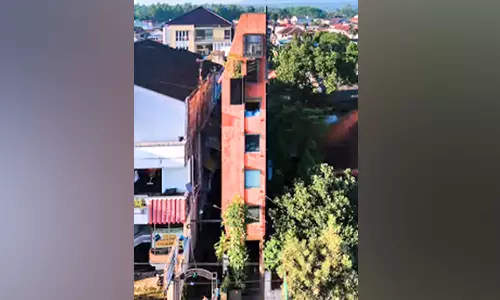 உலகின் ஒல்லியான ஓட்டல்...