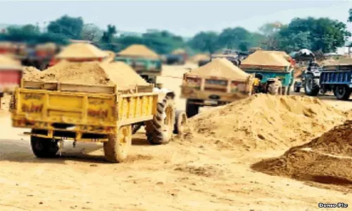 டிராக்டரில் மணல் அள்ள அனுமதிக்கோரி 28-ந் தேதி முற்றுகை போராட்டம்