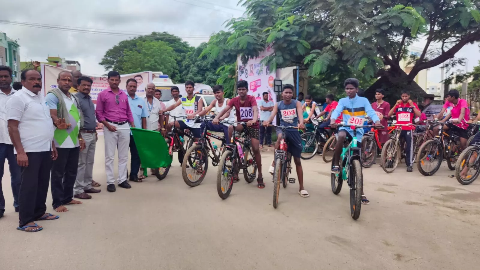 அரியலூரில் - மாவட்ட அளவிலான சைக்கிள் போட்டி அரியலூரில் - மாவட்ட அளவிலான சைக்கிள் போட்டி