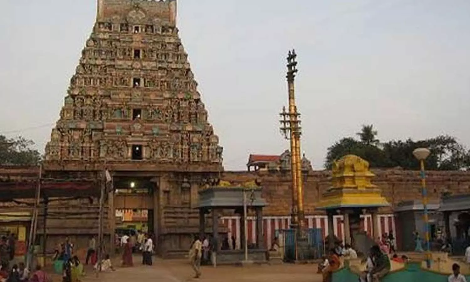 ஆண்டுக்கு ஒரு தடவை சுயம்புலிங்க தரிசனம்: ஆதிபுரீசுவரர் கோவிலில் 26-ந்தேதி கவச திறப்பு விழா ஆண்டுக்கு ஒரு தடவை சுயம்புலிங்க தரிசனம்: ஆதிபுரீசுவரர் கோவிலில் 26-ந்தேதி கவச திறப்பு விழா