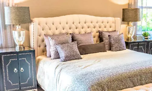 படுக்கையை வாடகைக்கு விட்ட இளம்பெண்