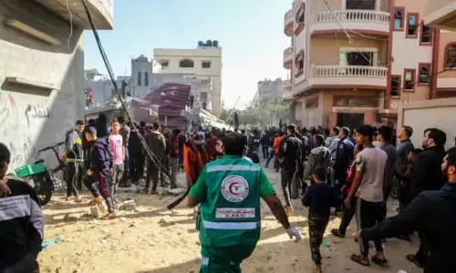 காசாவில் முதல்கட்டமாக ஒரே குடும்பத்தை சேர்ந்த 13 பணய கைதிகள் விடுவிக்கப்படுவார்கள்