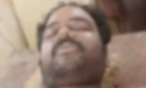 நிலக்கோட்டை அருகே பரோட்டா சாப்பிட்ட லாரி டிரைவர் மரணம்: போலீசார் விசாரணை