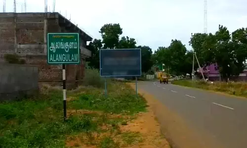 ஆலங்குளத்தில் கடும் போக்குவரத்து நெரிசல் - பயணிகள் கடும் அவதி