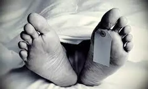 லாரி மோதி தனியார்  நிறுவன ஊழியர் பலி