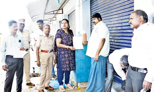 தொடர்ந்து குட்கா விற்ற 3 கடைகள் பூட்டி சீல் வைப்பு