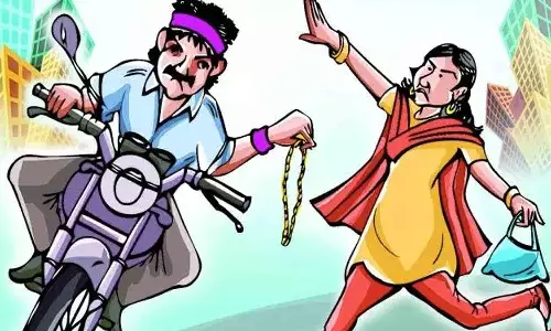 திருப்பூரில் பெண்ணிடம் நகைபறிப்பு