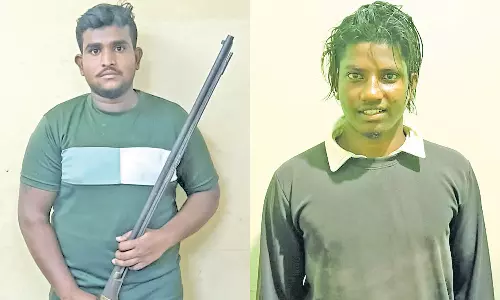 துறையூரில் நாட்டு துப்பாக்கியுடன் 2 பேர் கைது