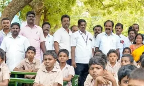 மாணவர்கள் இருக்கை வழங்கும் விழா