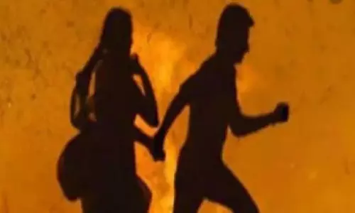 சின்னமனூரில் இளம்பெண்ணை கடத்திச் சென்ற வாலிபருக்கு வலை