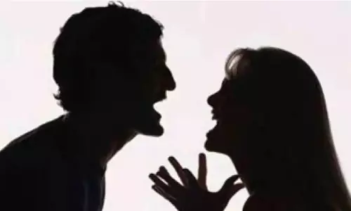 பிறந்தநாளை துபாயில் கொண்டாட மறுத்த கணவர்: கையால் அடித்துக்கொன்ற மனைவி