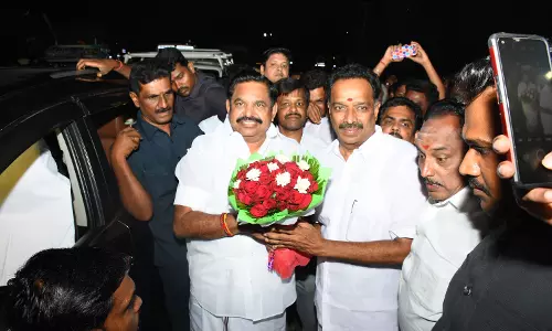 எடப்பாடி பழனிச்சாமிக்கு வரவேற்பு