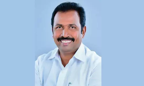 கனமழையால் சேதமடைந்த சாலைகளை உடனடியாக சீரமைக்க வேண்டும்