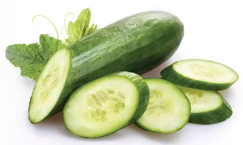 நாகர்கோவில் மார்க்கெட்டில் வெள்ளரிக்காய் கிலோ ரூ.100-க்கு விற்பனை