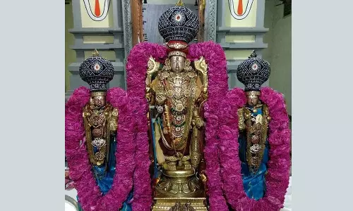 திருவள்ளூர் வீரராகவருக்கு தங்க கவசம்