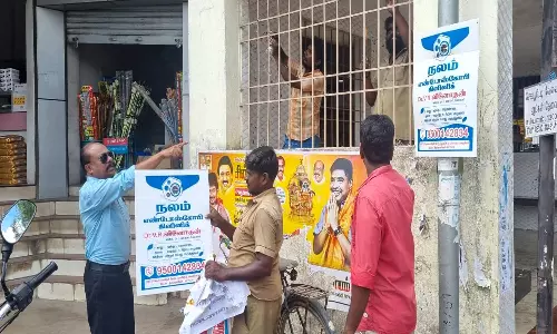டவுன் பஸ் நிறுத்தத்தில் போஸ்டர்கள் அகற்றம்